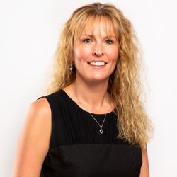 Jennifer Fiore - Guild Mortgage - Hi, I'm Jennifer Fiore, a Senior Loan Officer with Guild Mortgage in the Reno-Sparks community. I look forward to talking with you.