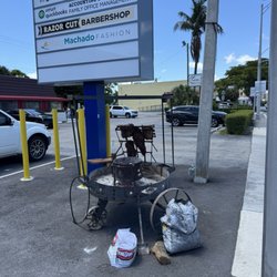 Caminito Way - Grilling in the parking lot.