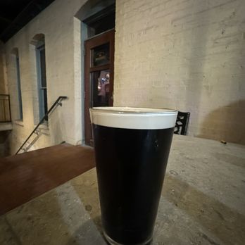 Francis Bogside - Guinness served in a non Guinness pint glass - Gastropubs Near Me - San Antonio, Texas