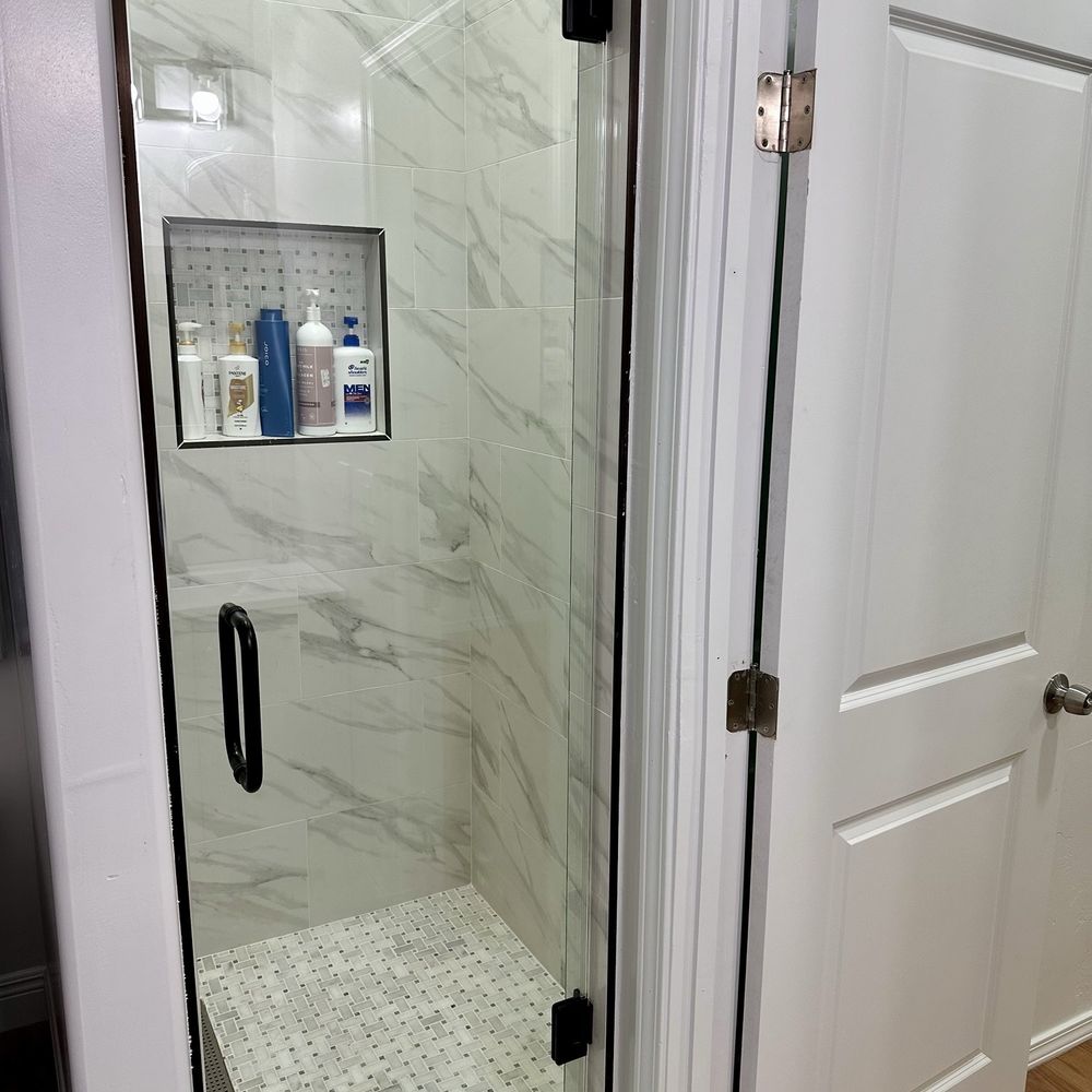 Single shower door Single shower door