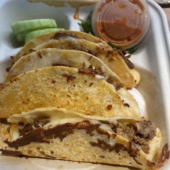 Lilo's Kitchen - Anyone who knows birria tacos should not look light brown - Food Trucks Near Me - San Mateo, California