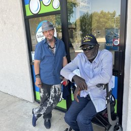 2 Navy Veterans waiting for their laundry. 2 Navy Veterans waiting for their laundry.