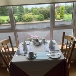 Easdun Lodge - Our morning spot (amazing)