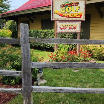 Congo River Miniature Golf - Entrance in front - Mini Golf Near Me - Hoffman Estates, Illinois