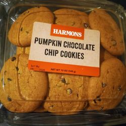 Harmons Neighborhood Grocer - Pumpkin Chocolate Chip Cookies... very fresh and soft