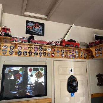 Hook & Ladder Restaurant and Pizza - Breakfast & Brunch Near Me - Bala, Ontario Hook & Ladder Restaurant and Pizza - Breakfast & Brunch Near Me - Bala, Ontario