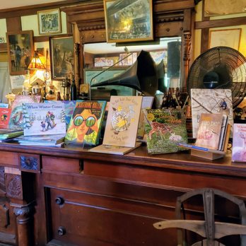Grandpa's Barn - Inside Grandpa's Barn - Bookstores Near Me - Copper Harbor, Michigan Grandpa's Barn - Inside Grandpa's Barn - Bookstores Near Me - Copper Harbor, Michigan