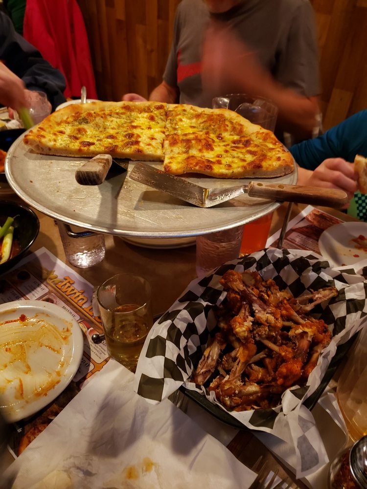 TWIN TREES III 19 Photos & 51 Reviews Pizza 310 N Main St, North