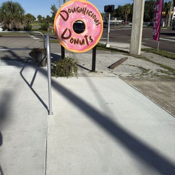 Doughlicious Donuts - Donuts Near Me - Apopka, Florida Doughlicious Donuts - Donuts Near Me - Apopka, Florida