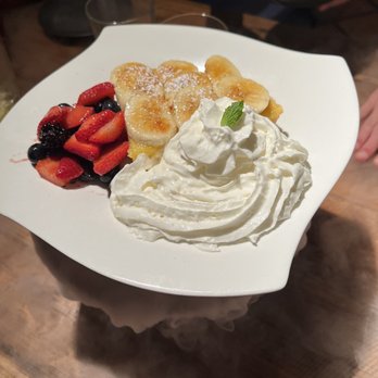 Sur at The Barnyard - Banana cream pie! Yum!!! - New American Near Me - Carmel, California Sur at The Barnyard - Banana cream pie! Yum!!! - New American Near Me - Carmel, California