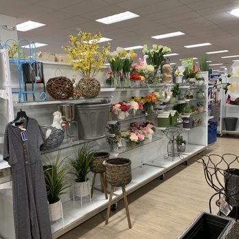 Marshalls  & HomeGoods - Department Stores Near Me - Cincinnati, Ohio