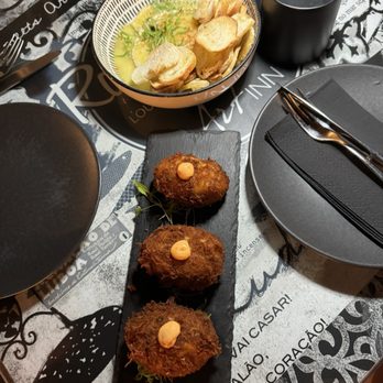 Rooftop at The Art Inn - Melted cheese and cod croquettes - Hotels Near Me - Lisbon, 11 Rooftop at The Art Inn - Melted cheese and cod croquettes - Hotels Near Me - Lisbon, 11