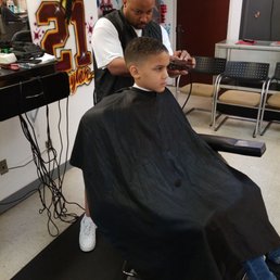Barber T doing his thing in Fade'm Up.