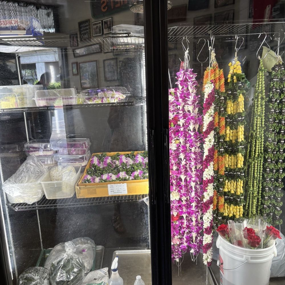 Harriet's Lei Stand - Gift Shops Near Me - Honolulu, Hawaii Harriet's Lei Stand - Gift Shops Near Me - Honolulu, Hawaii