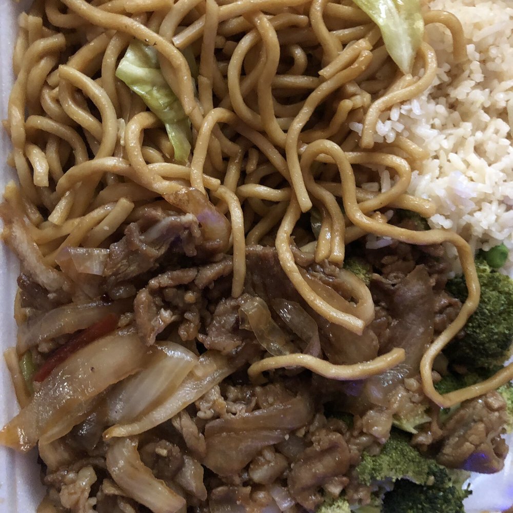 China Wok - Super combo comes with 2 entrees , 2 sides , egg roll and drink - Chinese Near Me - Tracy, California China Wok - Super combo comes with 2 entrees , 2 sides , egg roll and drink - Chinese Near Me - Tracy, California