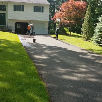 Global Paving & Sealcoating - Driveway looks new after the sealcoating was applied. - Masonry/Concrete Near Me