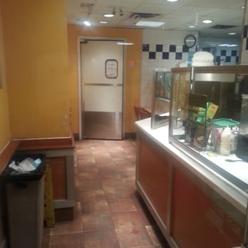 Cinnabon - Small seating area - Desserts Near Me - Toronto, Ontario