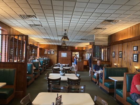 Vic's Italian Restaurant by null