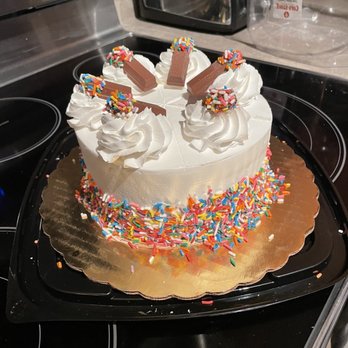 Cold Stone Creamery - a cake with sprinkles - Ice Cream & Frozen Yogurt Near Me - Surprise, Arizona