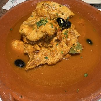 Fire & Flavor Grill - Chicken in Garlic Sauce - Portuguese Near Me - Metuchen, New Jersey