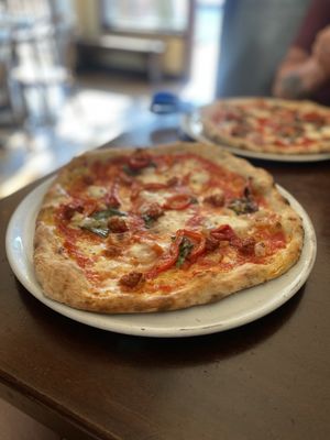 Cornuto Pizzeria by null