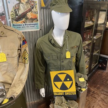 Through the Looking Glass - Authentic military items and clothing. Thanks for your service! - Antiques Near Me - Oak Ridge, Tennessee