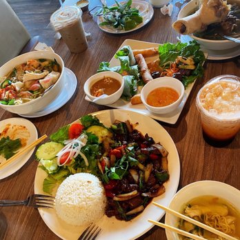 Bone & Broth - 也是很豐盛的 - Vietnamese Near Me - Ontario, California Bone & Broth - 也是很豐盛的 - Vietnamese Near Me - Ontario, California