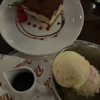 Petterinos - American Near Me - Chicago, Illinois