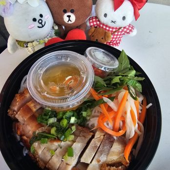 Vince’s Cafe - Roasted pork vermicelli bowl - Cafes Near Me - Honolulu, Hawaii Vince’s Cafe - Roasted pork vermicelli bowl - Cafes Near Me - Honolulu, Hawaii