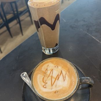 Eggspectation - Nashville - Caramel latte and banana split smoothie. - American Near Me - Nashville, Tennessee