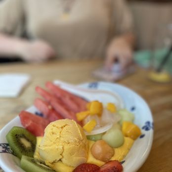 Petit Potato - Mango sago fruit bowl - Taiwanese Near Me - Toronto, Ontario