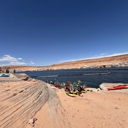 Kayak Lake Powell - Loading the kayak into the water