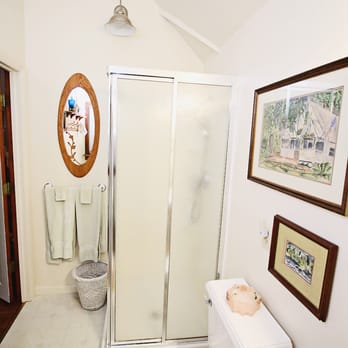 Ebenezer House Bed and Breakfast - Mellon/Burke Shared Bath - Bed & Breakfast Near Me - Madison, Virginia Ebenezer House Bed and Breakfast - Mellon/Burke Shared Bath - Bed & Breakfast Near Me - Madison, Virginia