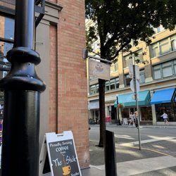 Owly Cafe - Outside shop