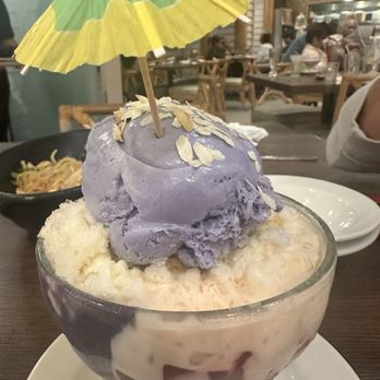Max's Restaurant - Glendale - Halo-Halo Special w/ a mixture of many beans of fruits and also ice cream on top and flan beneath. - Filipino Near Me - Glendale, California