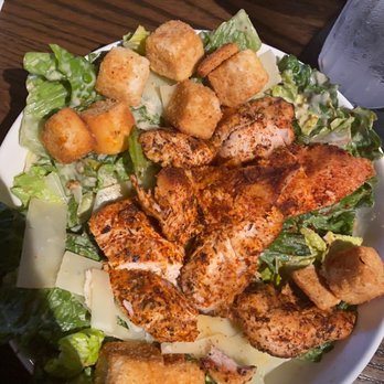 Brickhouse Tavern - blacken chicken caesar salad - American Near Me - Davidson, North Carolina Brickhouse Tavern - blacken chicken caesar salad - American Near Me - Davidson, North Carolina