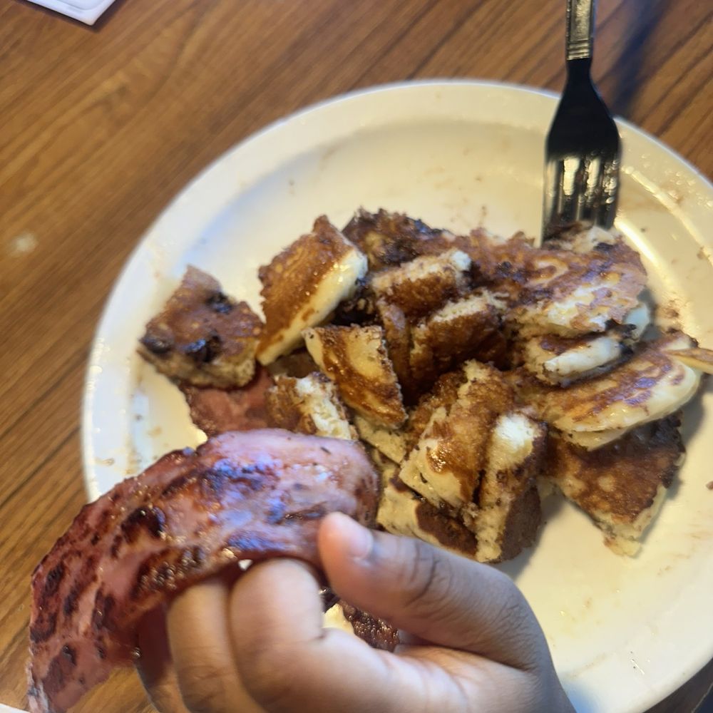 Denny's - My toddlers plate of food. He likes the chocolate chip jr pancakes with turkey bacon. - Diners Near Me - Barstow, California Denny's - My toddlers plate of food. He likes the chocolate chip jr pancakes with turkey bacon. - Diners Near Me - Barstow, California