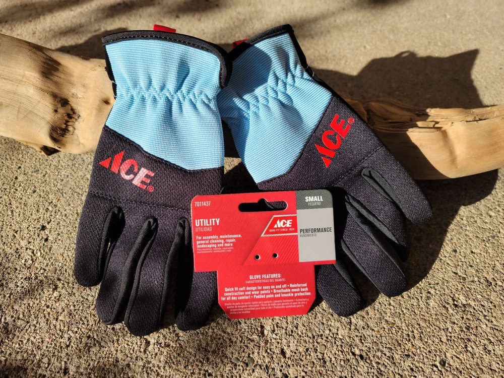 HANDYMAN ACE HARDWARE 1229 Wilmington Ave, Dayton, Ohio Hardware