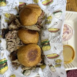 Eli's Eats In The Streets - Pulled pork sliders