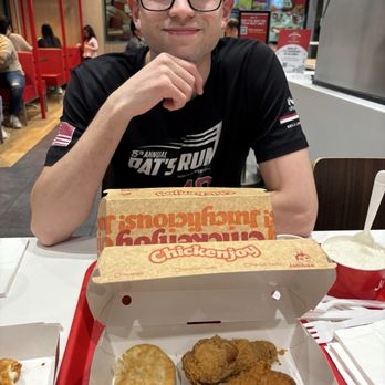 Jollibee - Biscuit and fried chicken - Chicken Shop Near Me - Chandler, Arizona