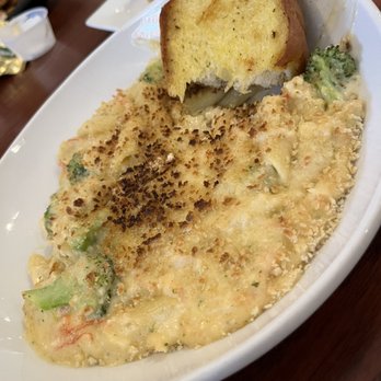 Re-Pete's Saloon & Grill - Lobster Mac and garlic toast - Bars Near Me - Black River Falls, Wisconsin Re-Pete's Saloon & Grill - Lobster Mac and garlic toast - Bars Near Me - Black River Falls, Wisconsin