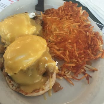 Metro Diner - Country Benedict - American Near Me - St. Augustine, Florida