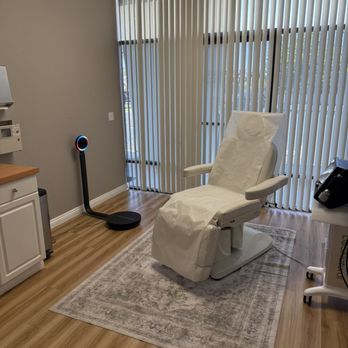 OC Health Wellness Group - Consultation room - Family Practice Near Me - Orange, California OC Health Wellness Group - Consultation room - Family Practice Near Me - Orange, California