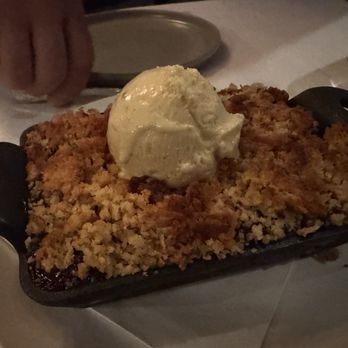 Snake River Grill - Fruit crumble - New American Near Me - Jackson, Wyoming Snake River Grill - Fruit crumble - New American Near Me - Jackson, Wyoming
