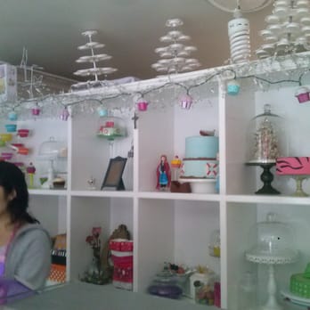 DeLur - Patisserie/Cake Shop Near Me - León, GUA