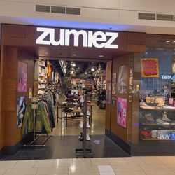 Zumiez - Entry way to store