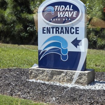 Tidal Wave Auto Spa - Kennesaw - Follow the entrance signs to get into car wash. - Car Wash Near Me - Kennesaw, Georgia Tidal Wave Auto Spa - Kennesaw - Follow the entrance signs to get into car wash. - Car Wash Near Me - Kennesaw, Georgia
