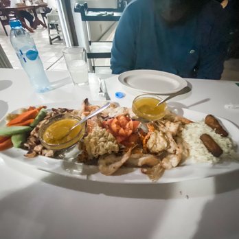 Pelícanos - Pelícanos plato - Seafood Near Me - Puerto Morelos, ROO Pelícanos - Pelícanos plato - Seafood Near Me - Puerto Morelos, ROO