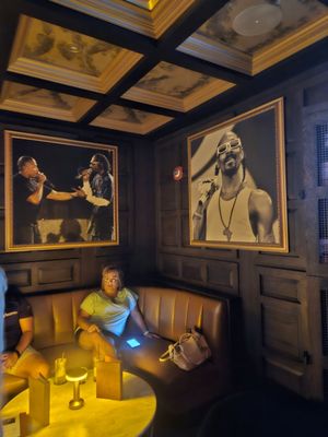 Still G.I.N. Lounge By Dre and Snoop by null