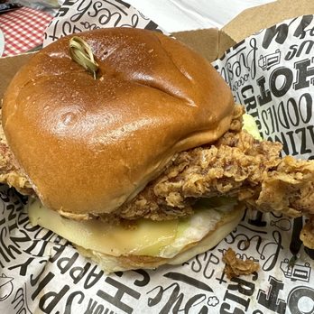 Tasting Notes - Fried Chicken Sandwich - look how huge the chicken is! - Coffee & Tea Near Me - Norwood, New Jersey